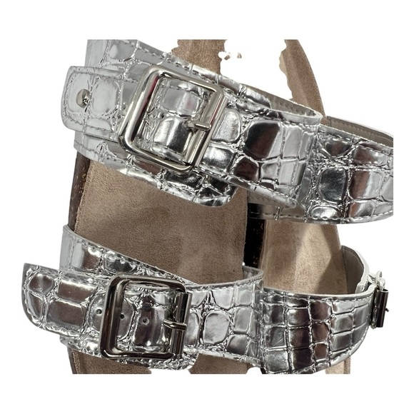 Steve Madden Metallic Silver Croc-Embossed Sandals Slip-On Size 9.5 Brand New - Picture 7 of 10
